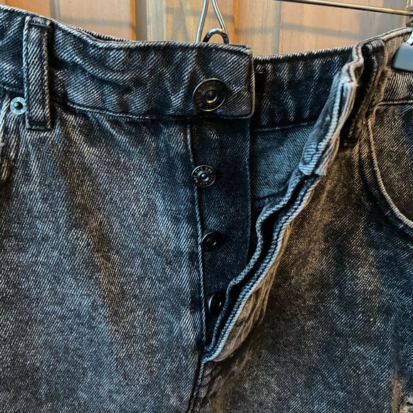 NWT BDG Distressed Black Denim Skirt - Picture 4 of 5